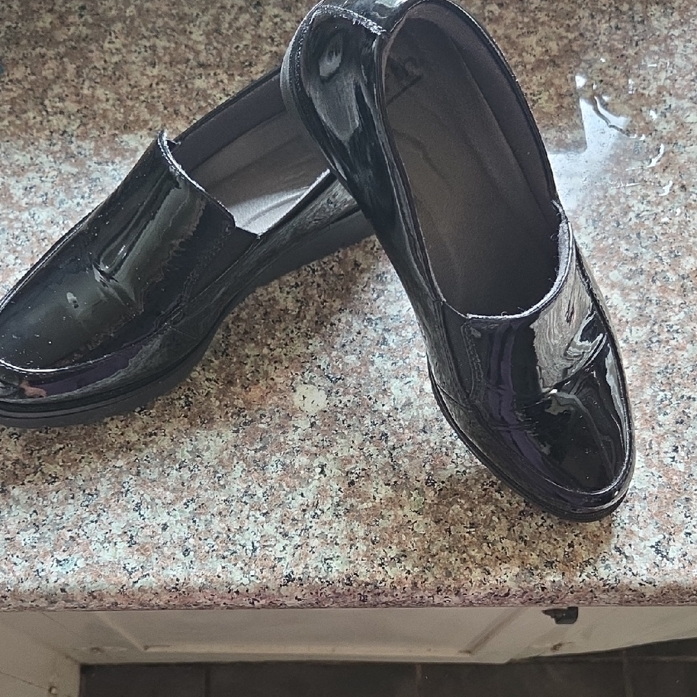 Earth Black Patent Leather Slip-On Loafers